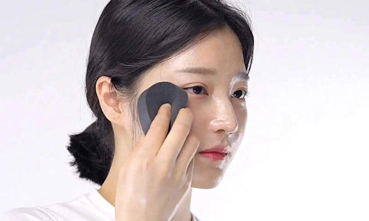 KLAIRS Gentle Black Cleansing Puff - Soft Makeup Removal