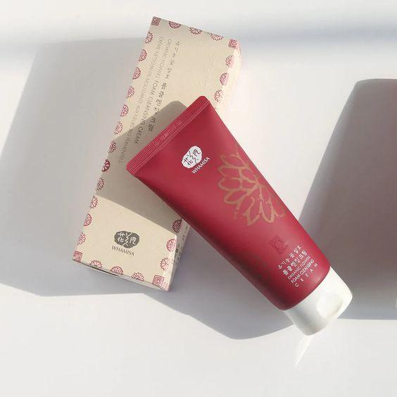 WHAMISA Organic Flowers Foam Cleansing Cream from WHAMISA